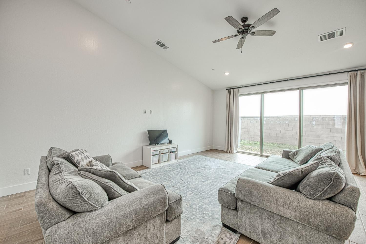 7153 E Harvard Ave, Fresno, CA 93737