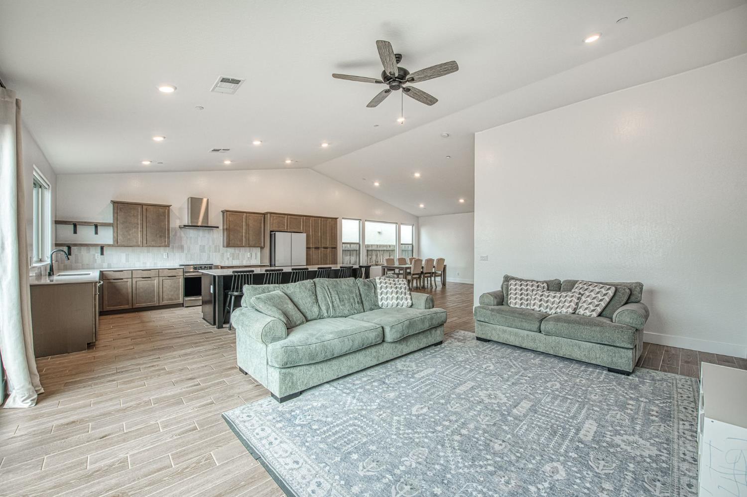 7153 E Harvard Ave, Fresno, CA 93737