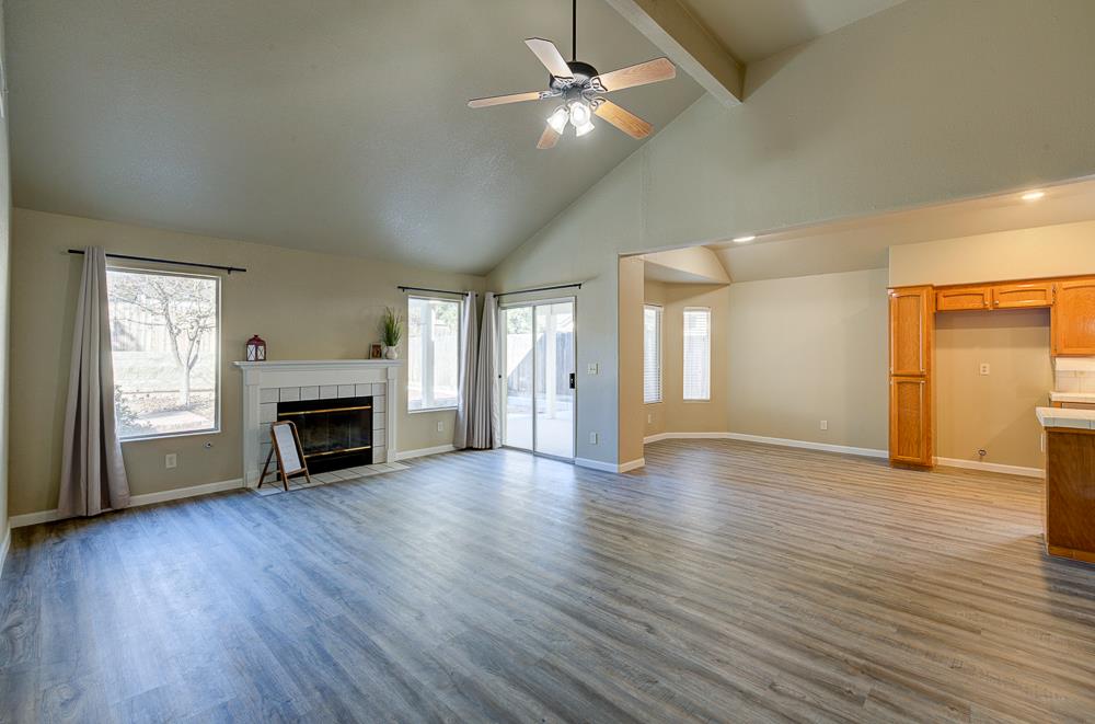 8273 N Yorktown Dr, Fresno, CA 93720