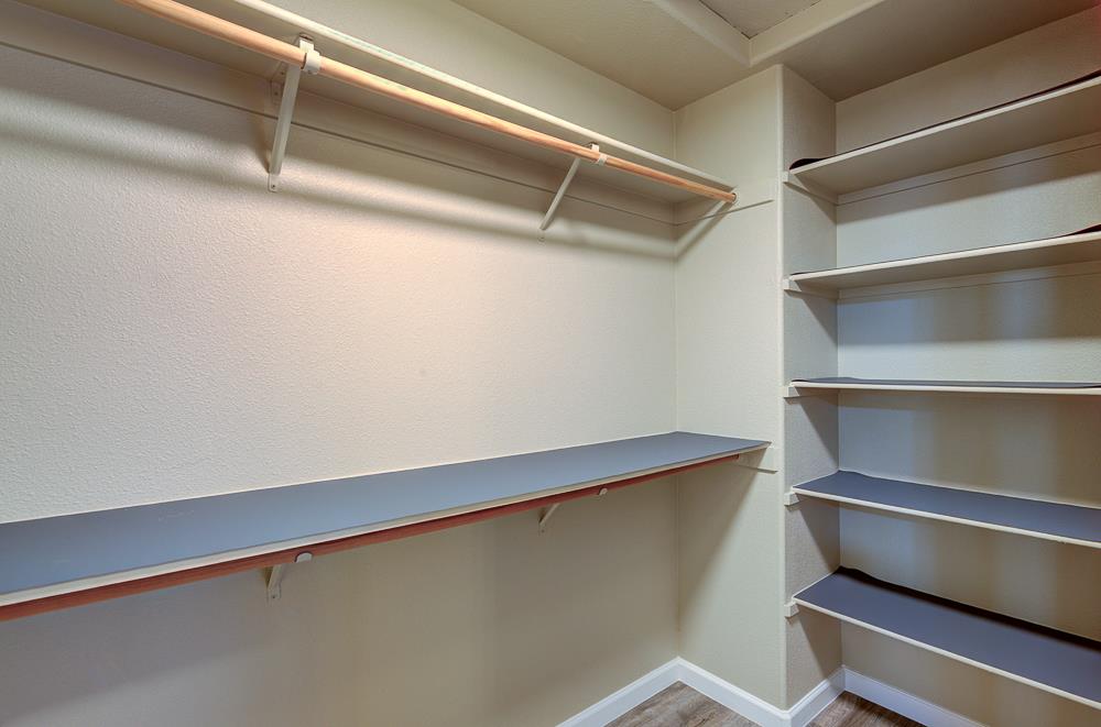 8273 N Yorktown Dr, Fresno, CA 93720