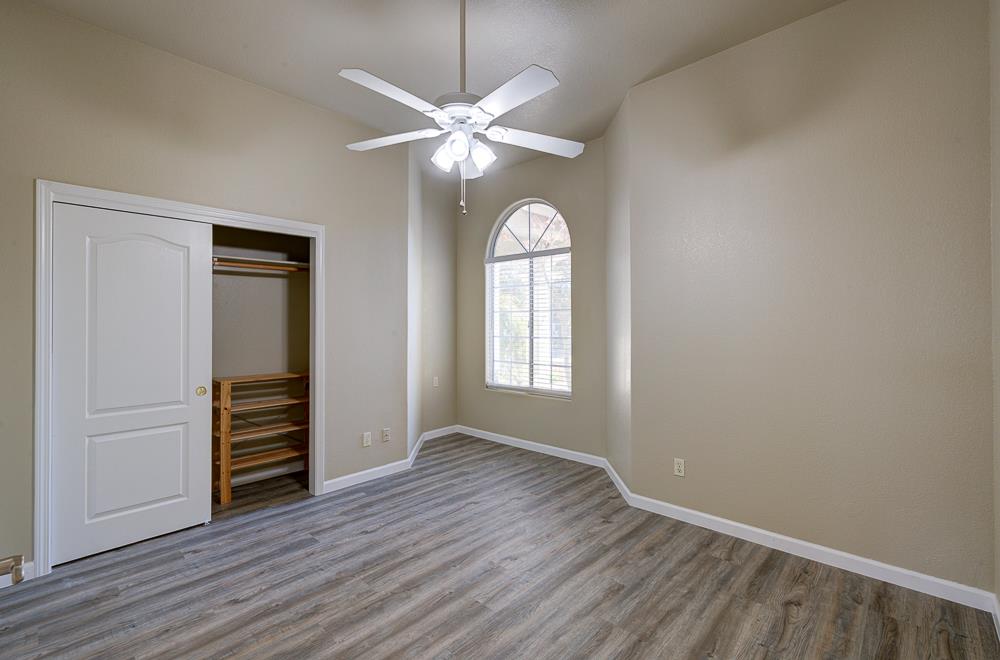 8273 N Yorktown Dr, Fresno, CA 93720