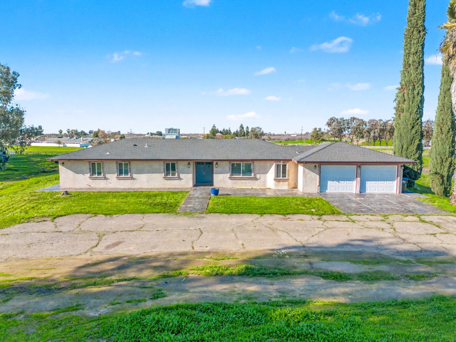 16998 Rio Plaza Rd, Madera, CA 93636