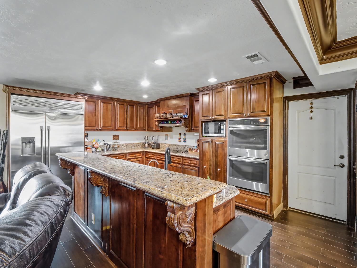 16998 Rio Plaza Rd, Madera, CA 93636