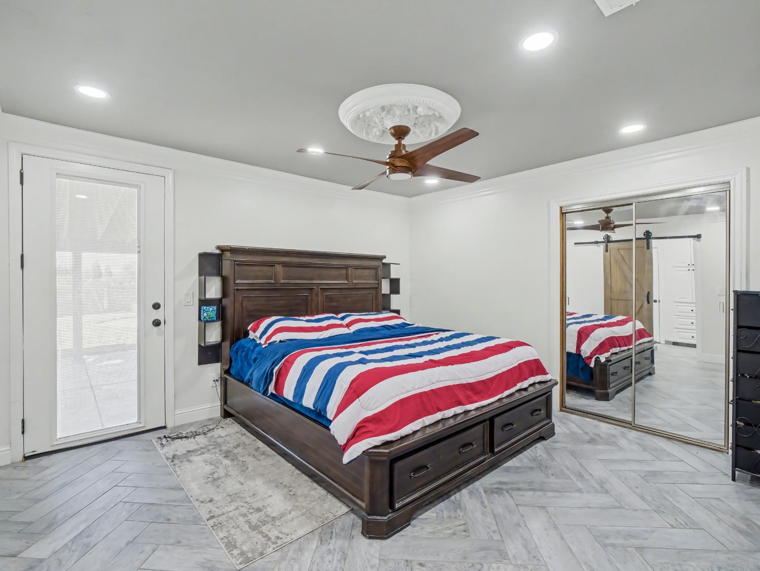 16998 Rio Plaza Rd, Madera, CA 93636