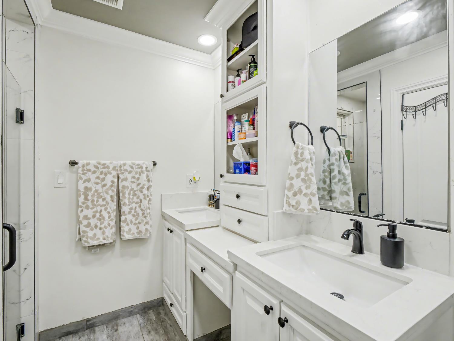 16998 Rio Plaza Rd, Madera, CA 93636