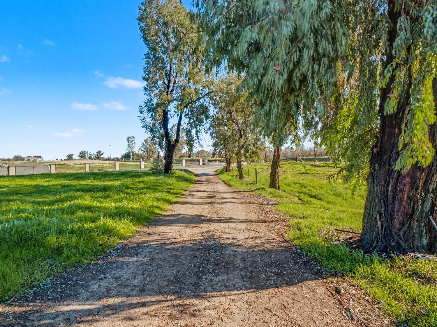 16998 Rio Plaza Rd, Madera, CA 93636