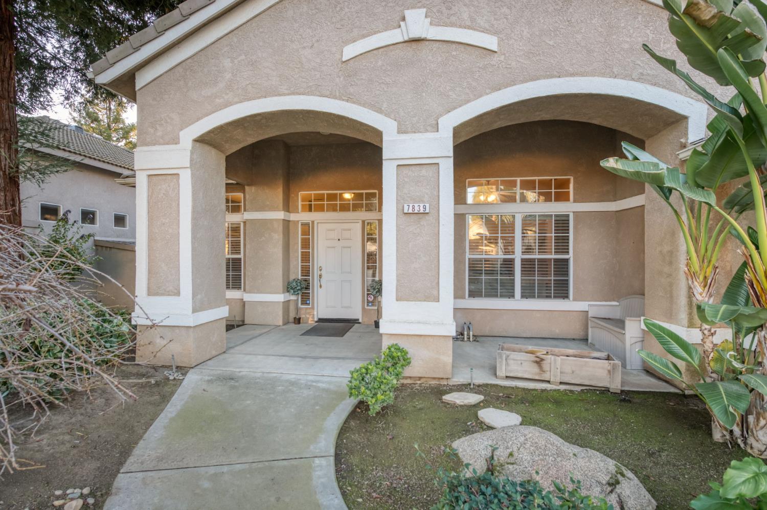 7839 N Carnegie Ave, Fresno, CA 93722