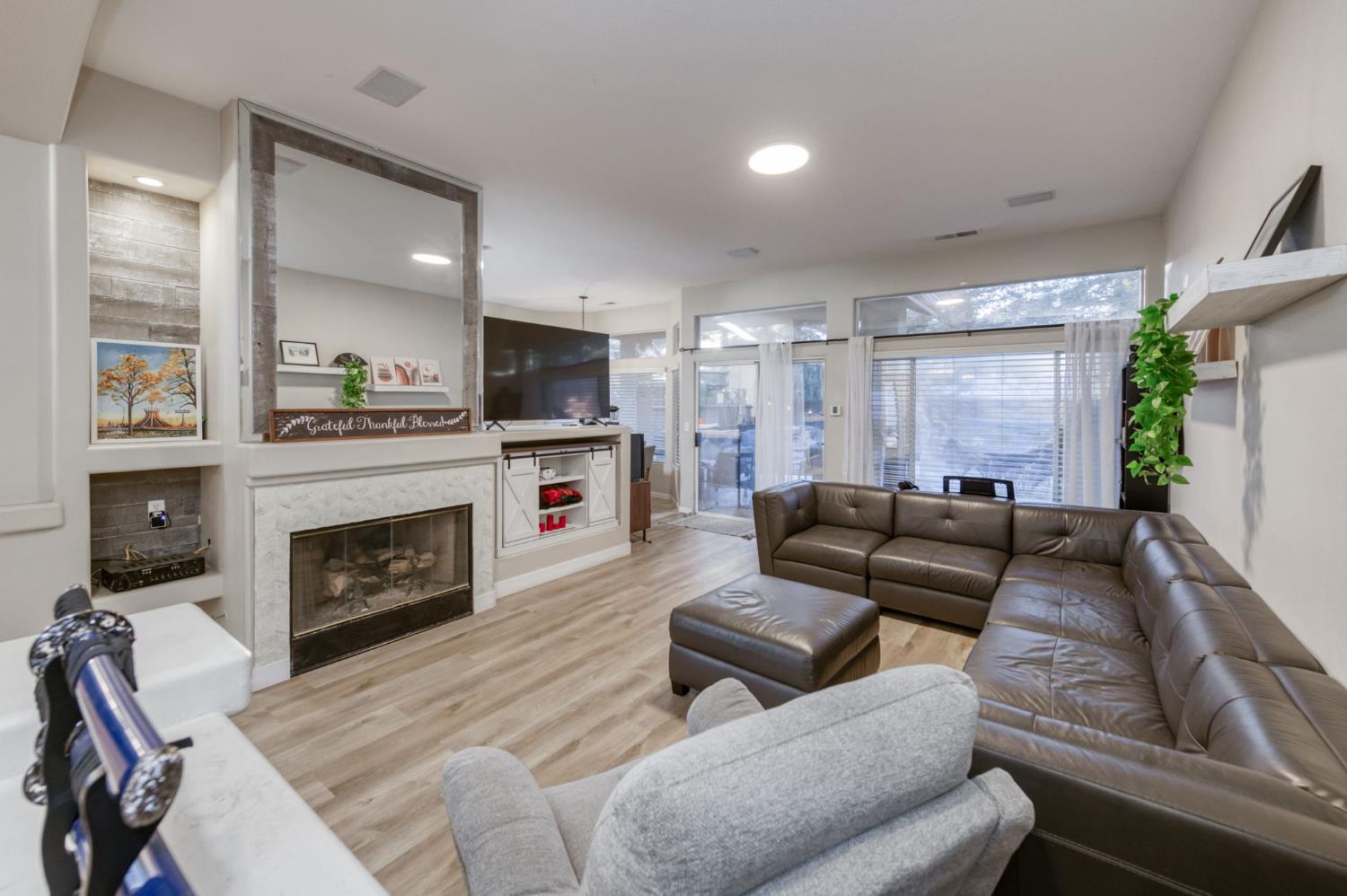 7839 N Carnegie Ave, Fresno, CA 93722