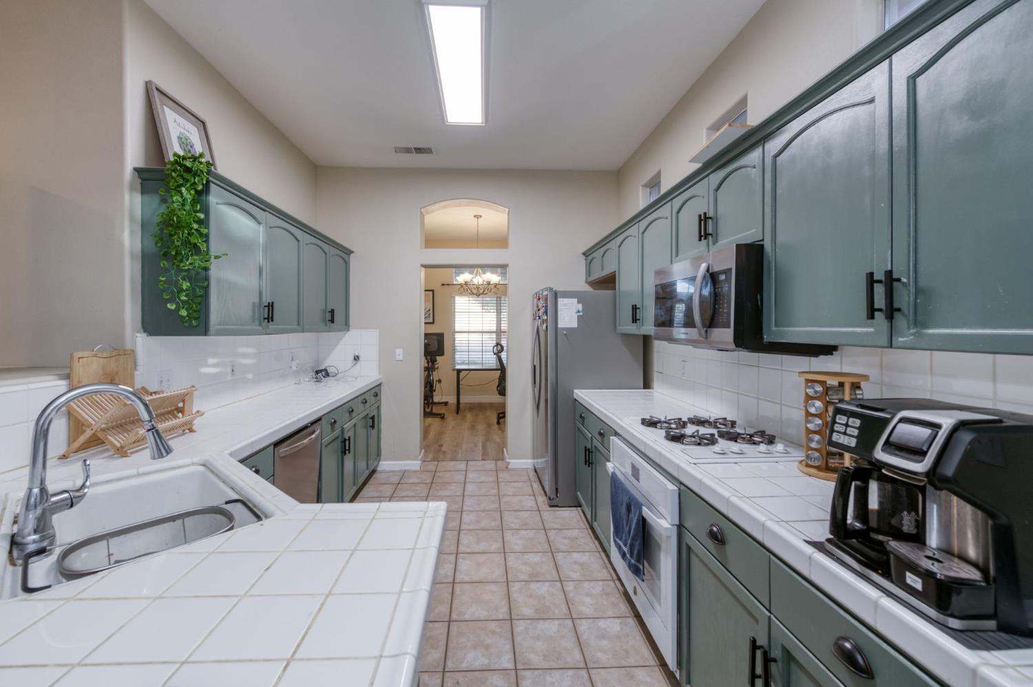 7839 N Carnegie Ave, Fresno, CA 93722