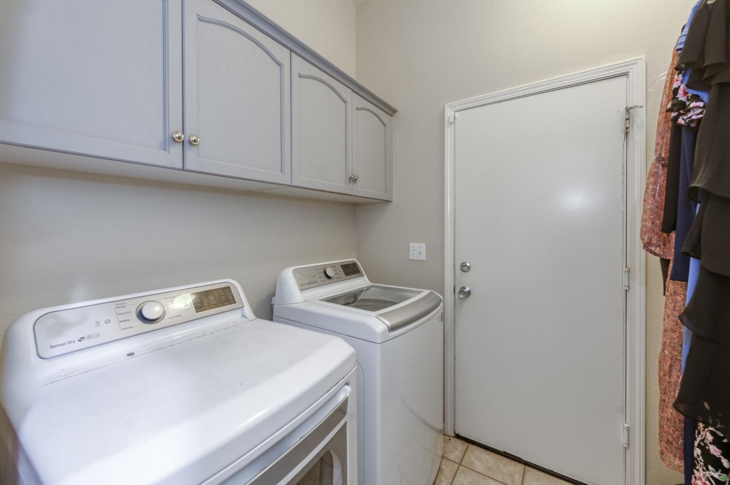 7839 N Carnegie Ave, Fresno, CA 93722