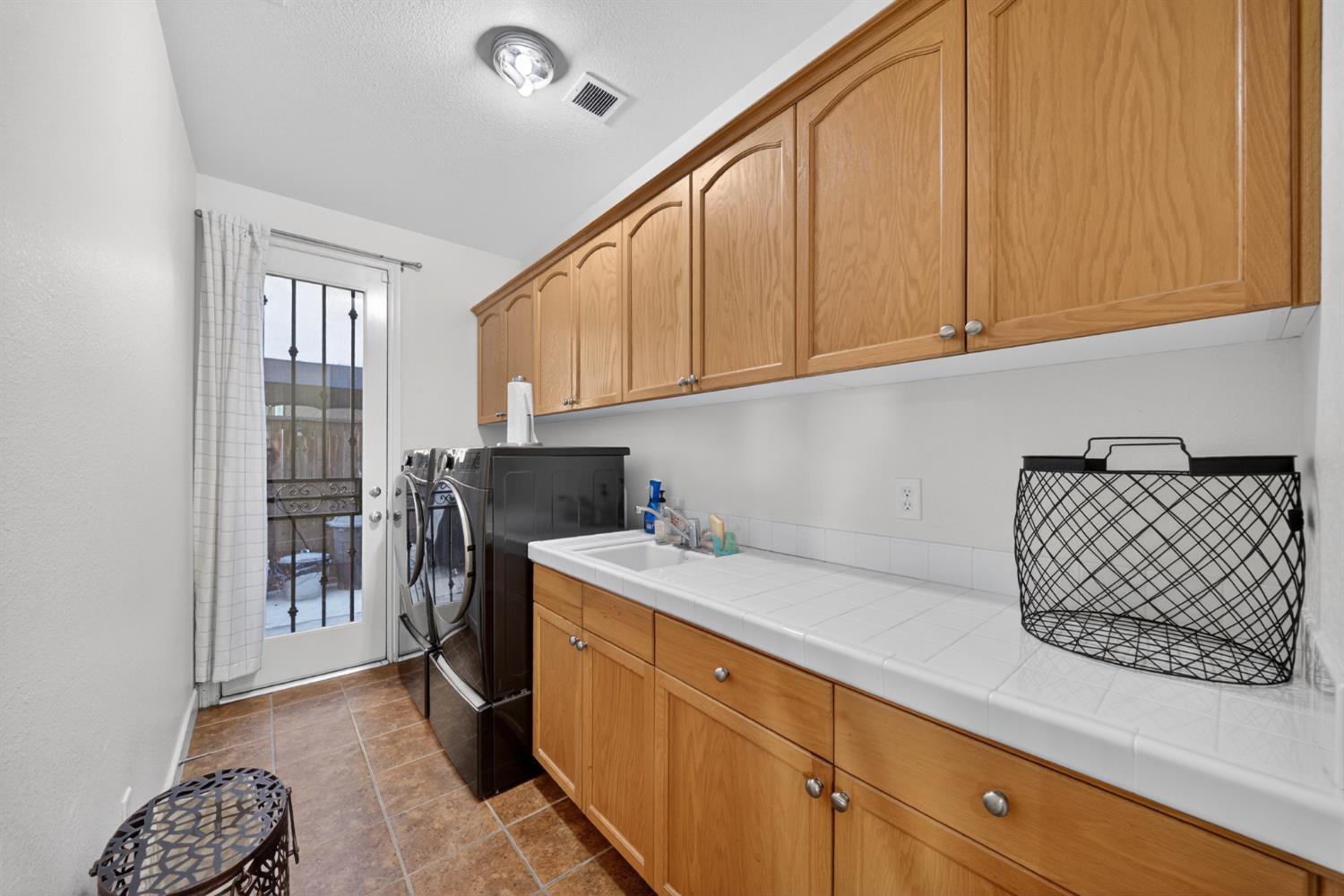 2662 Whitmore Ave, Clovis, CA 93619