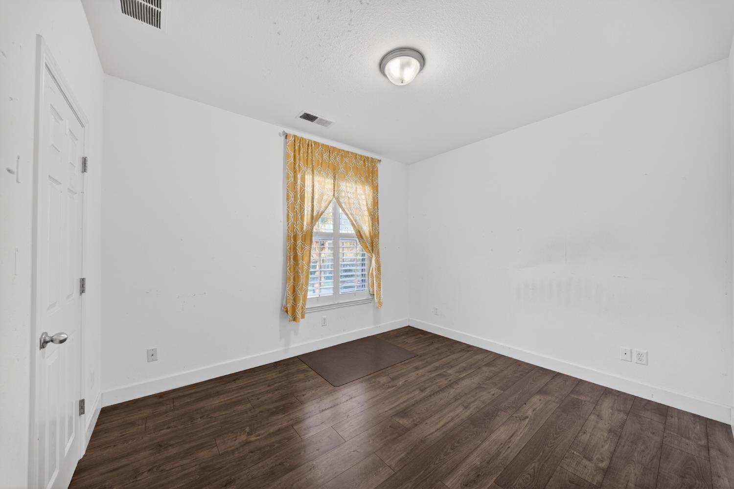 2662 Whitmore Ave, Clovis, CA 93619