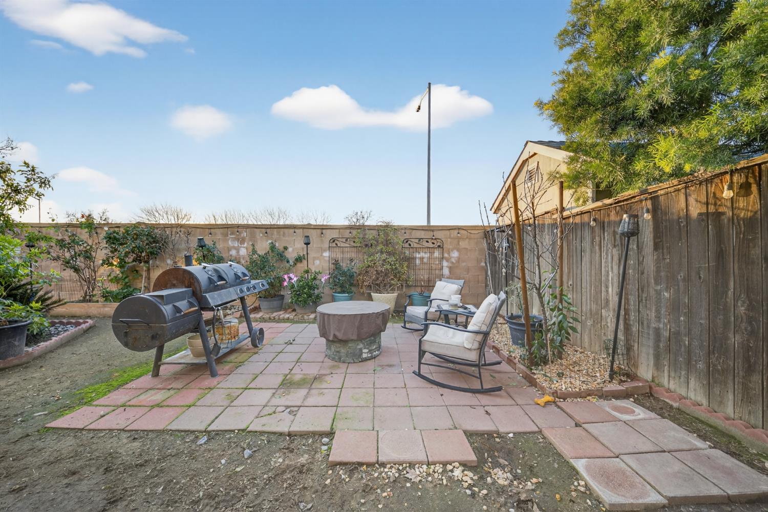 2662 Whitmore Ave, Clovis, CA 93619