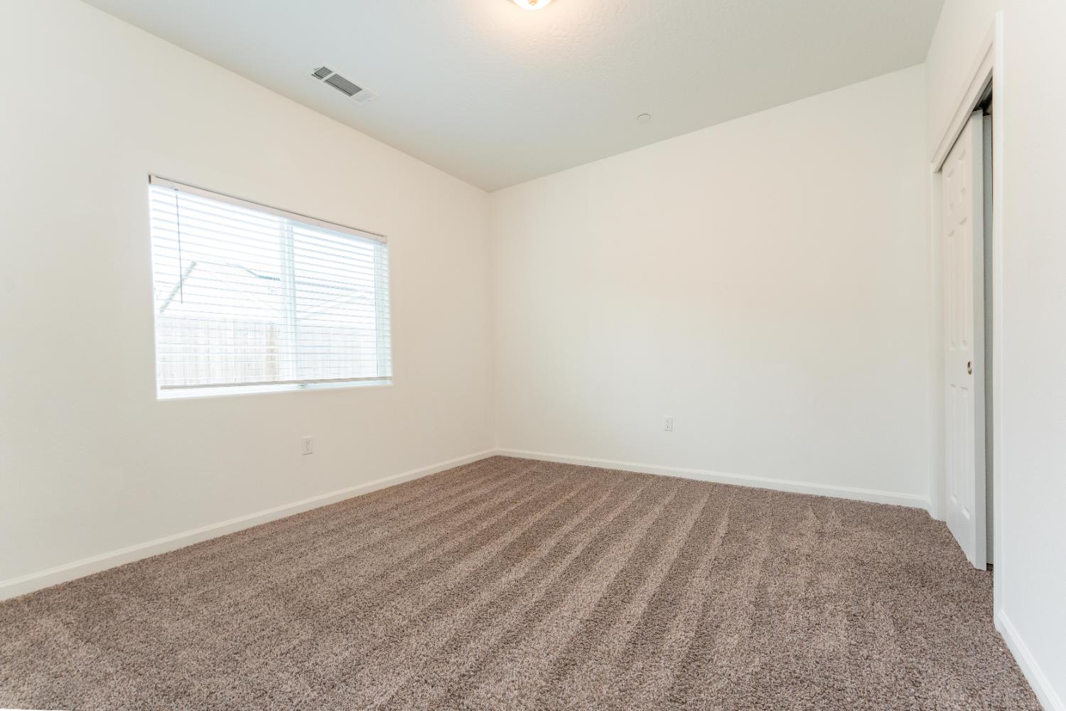 13760 Larkspur Way, Armona, CA 93202