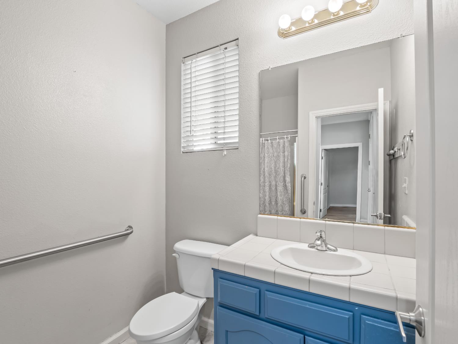 4439 W Harold Ave, Visalia, CA 93291