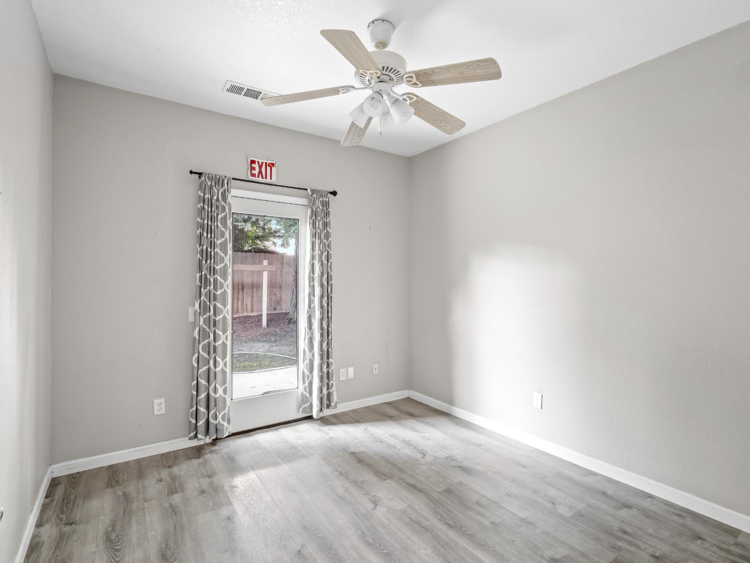 4439 W Harold Ave, Visalia, CA 93291