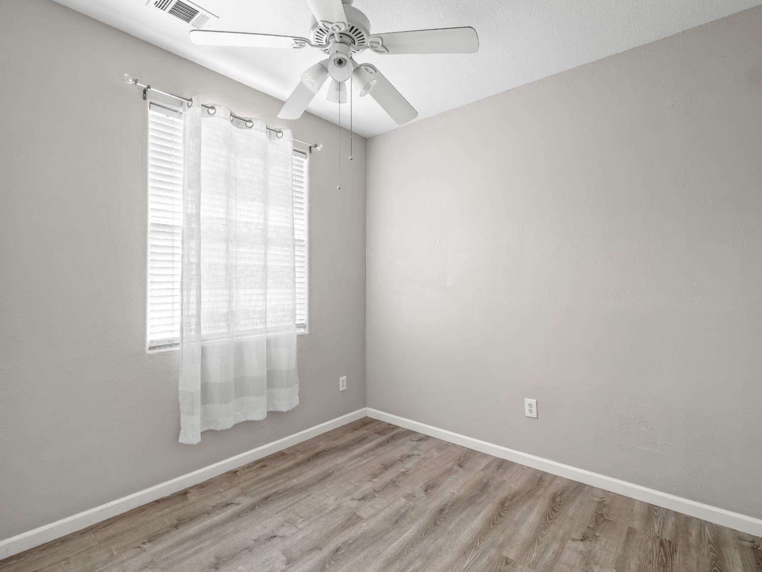 4439 W Harold Ave, Visalia, CA 93291