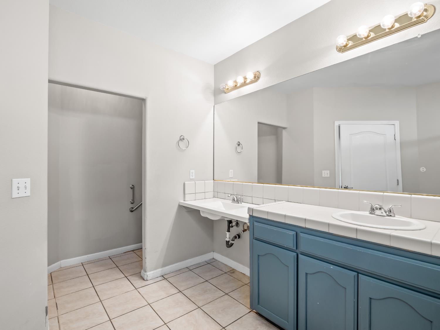 4439 W Harold Ave, Visalia, CA 93291