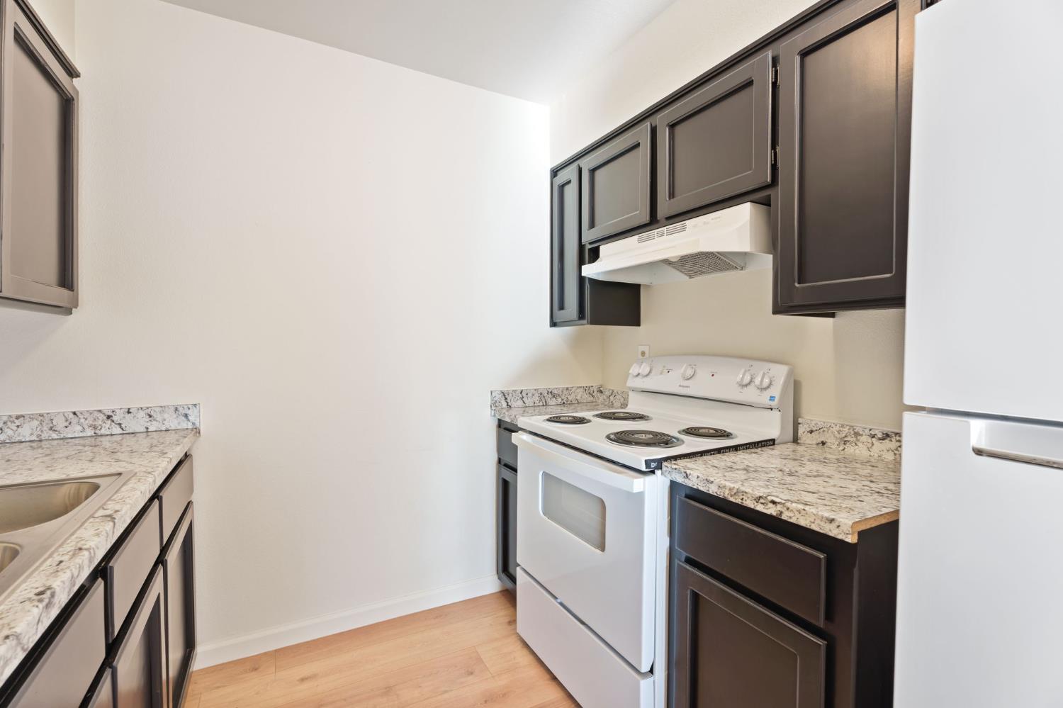 609 615 Moore St, Madera, CA 93638