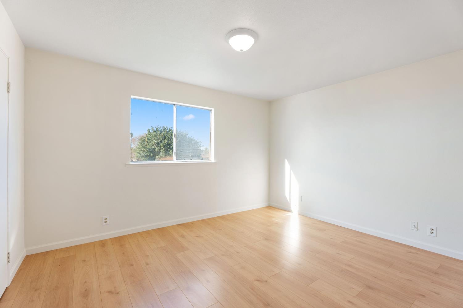 609 615 Moore St, Madera, CA 93638