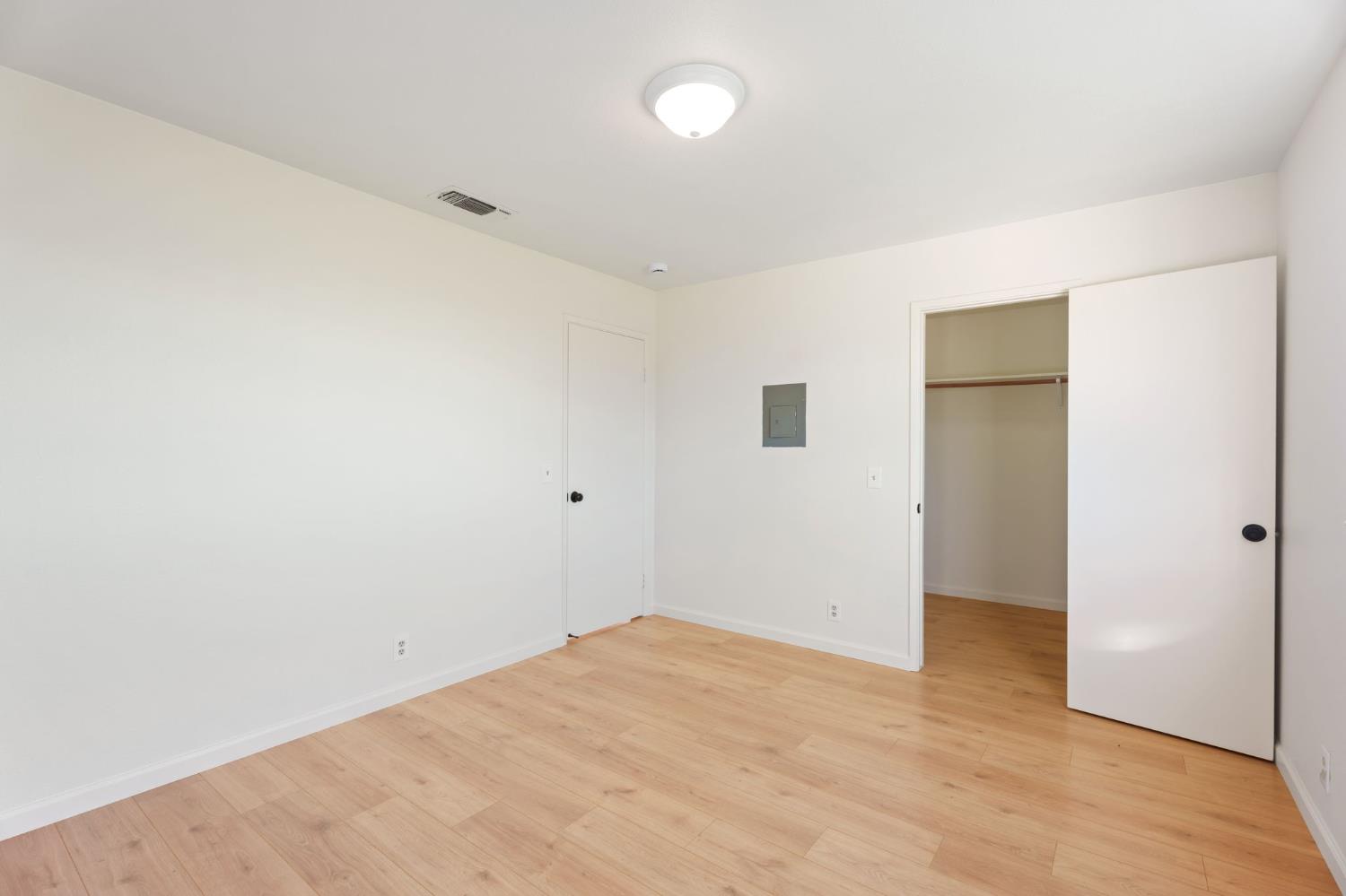 609 615 Moore St, Madera, CA 93638