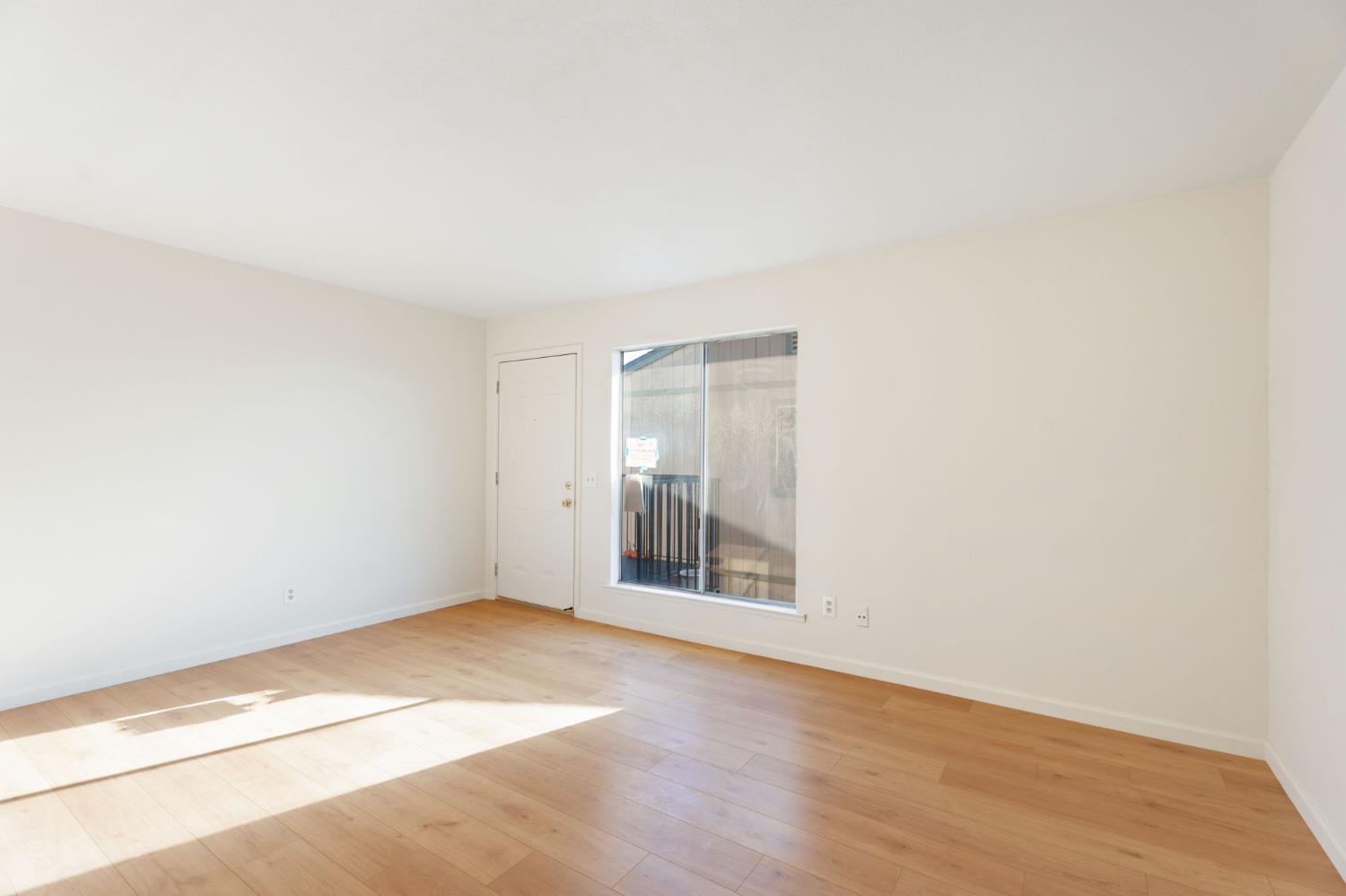 609 615 Moore St, Madera, CA 93638