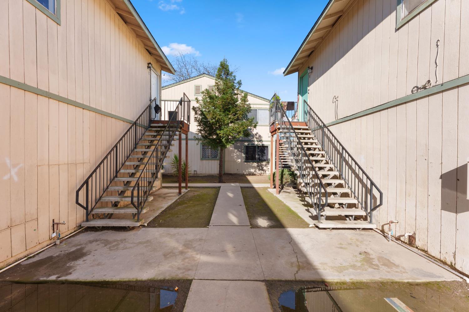 609 615 Moore St, Madera, CA 93638