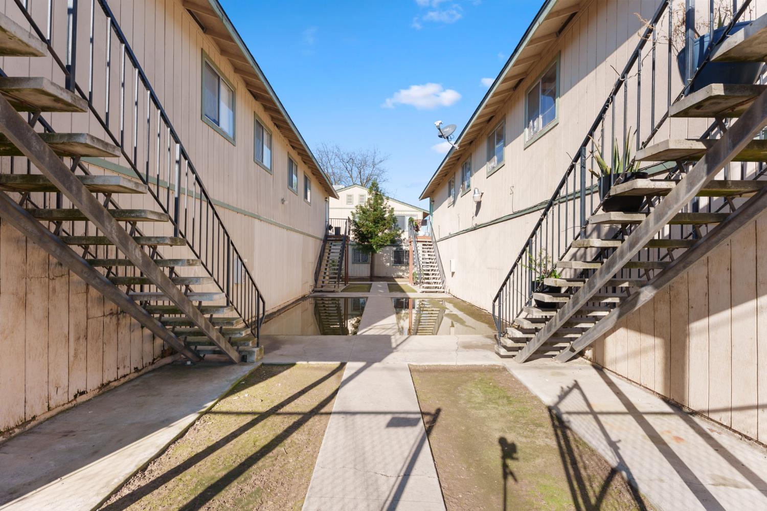 609 615 Moore St, Madera, CA 93638