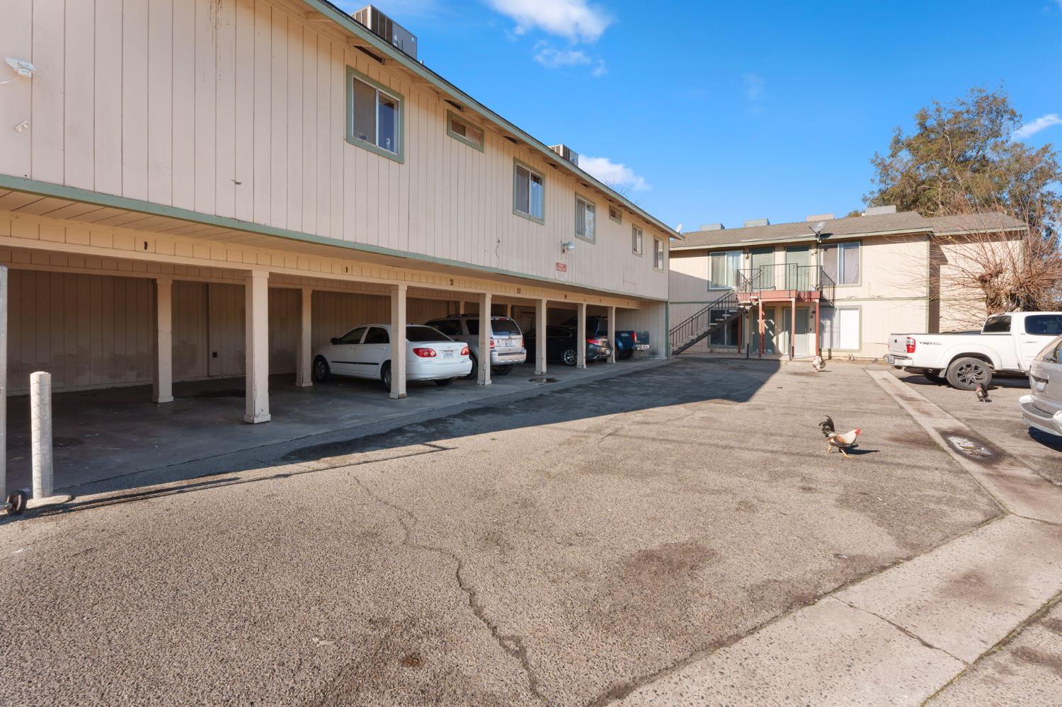 609 615 Moore St, Madera, CA 93638