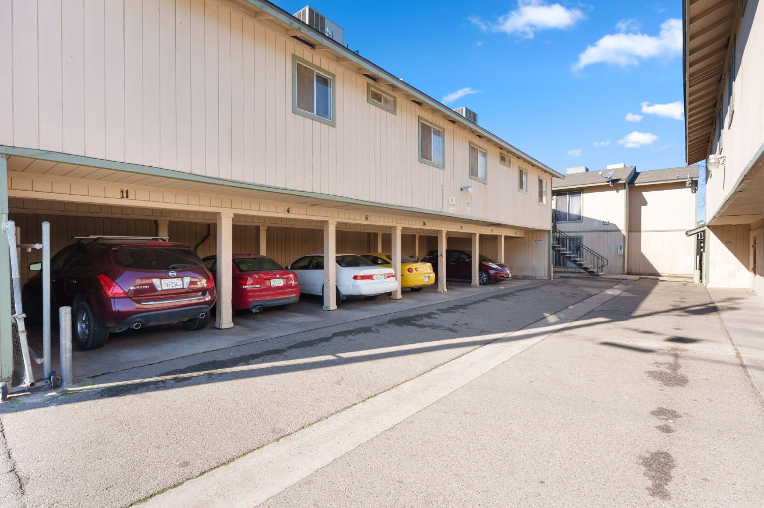 609 615 Moore St, Madera, CA 93638