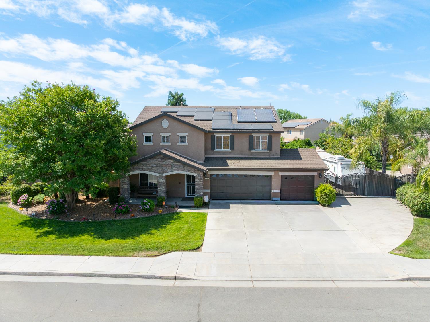 6165 E Heaton, Fresno, CA 93727