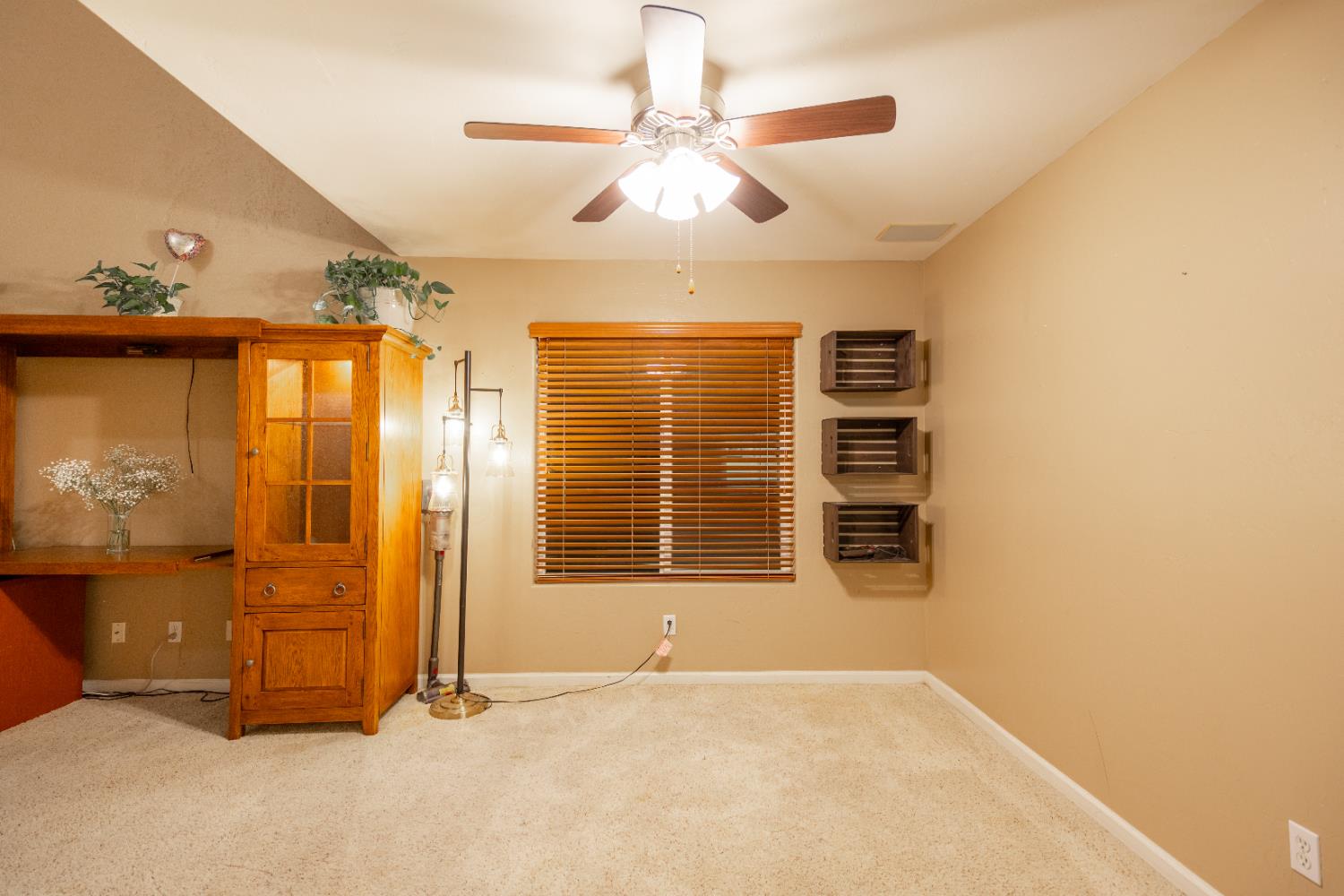 6165 E Heaton, Fresno, CA 93727