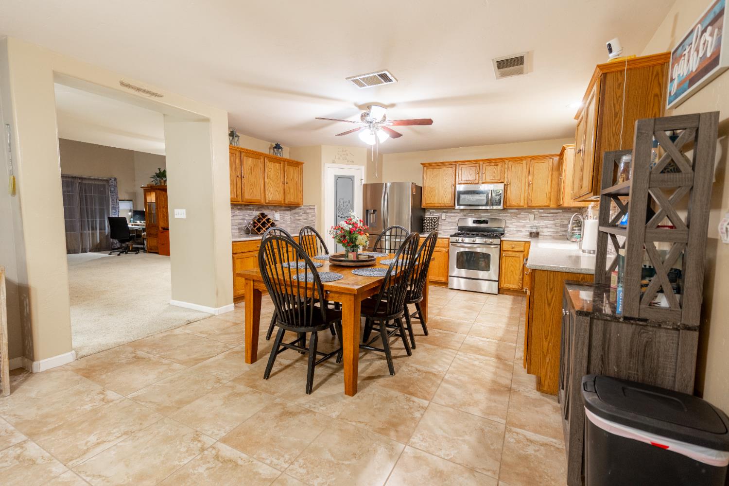 6165 E Heaton, Fresno, CA 93727