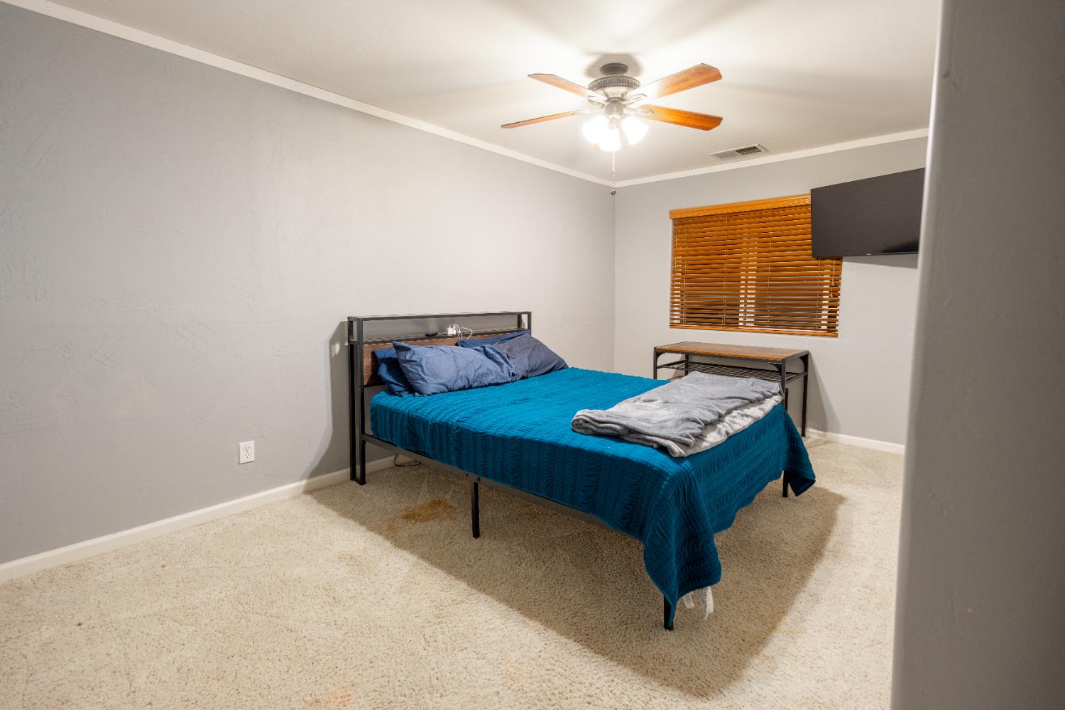 6165 E Heaton, Fresno, CA 93727