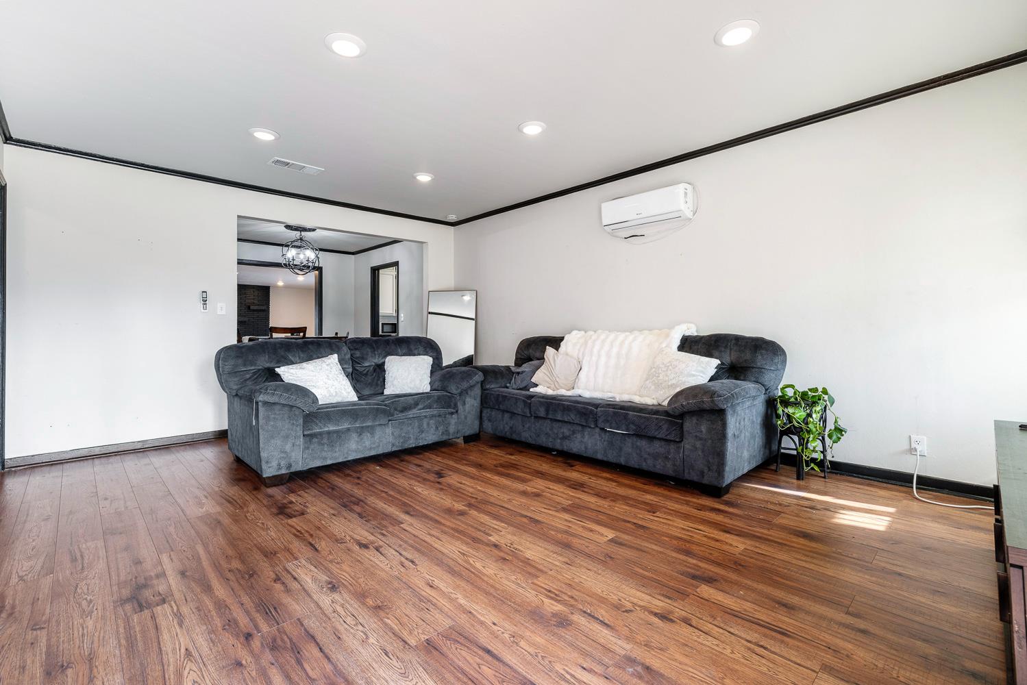 1337 E Princeton Ave, Fresno, CA 93704