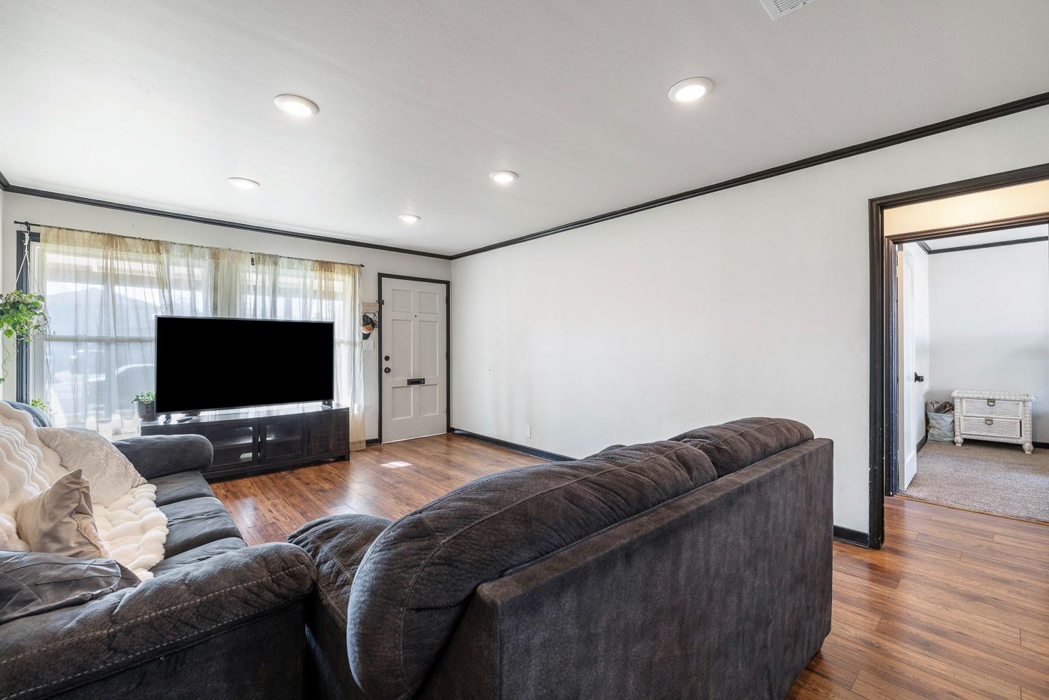 1337 E Princeton Ave, Fresno, CA 93704