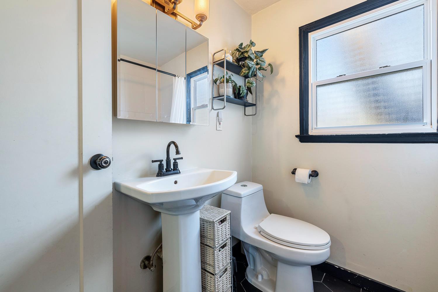 1337 E Princeton Ave, Fresno, CA 93704