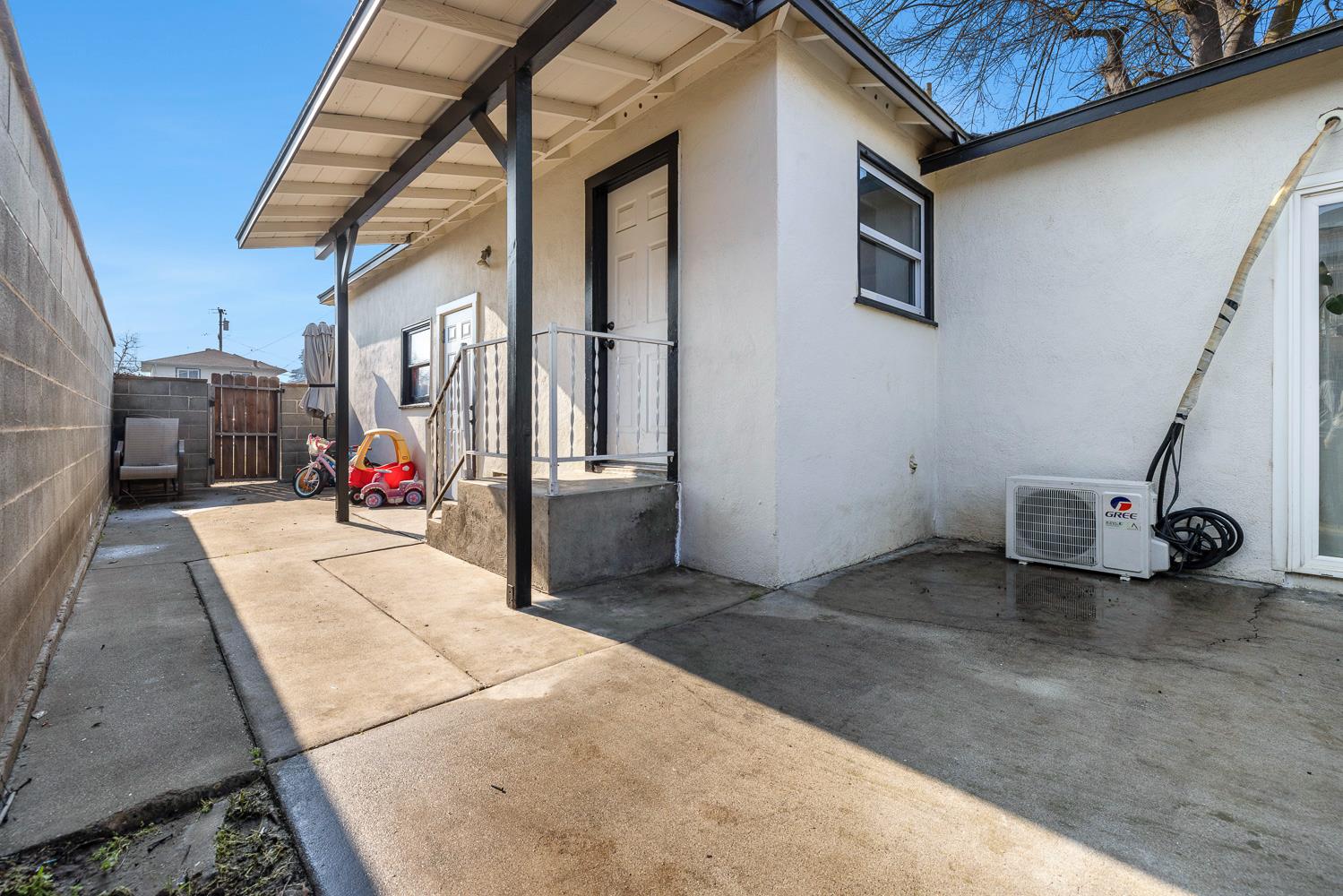 1337 E Princeton Ave, Fresno, CA 93704