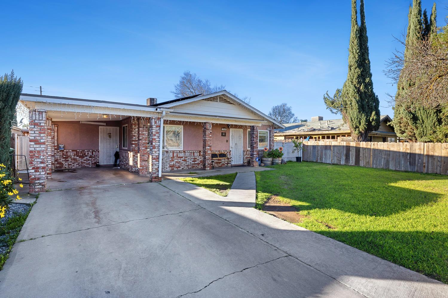 1404 Tulare St, Madera, CA 93638