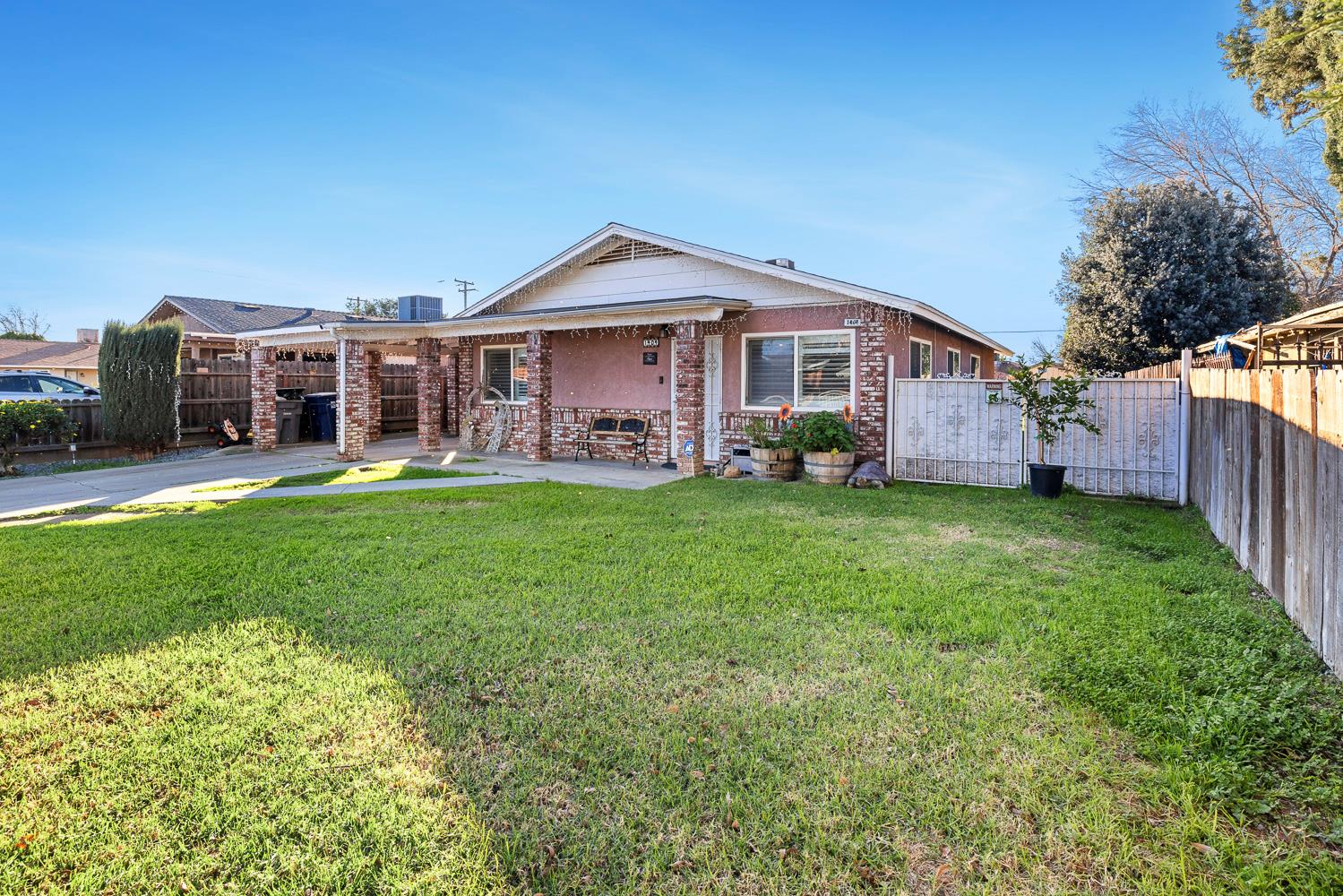 1404 Tulare St, Madera, CA 93638