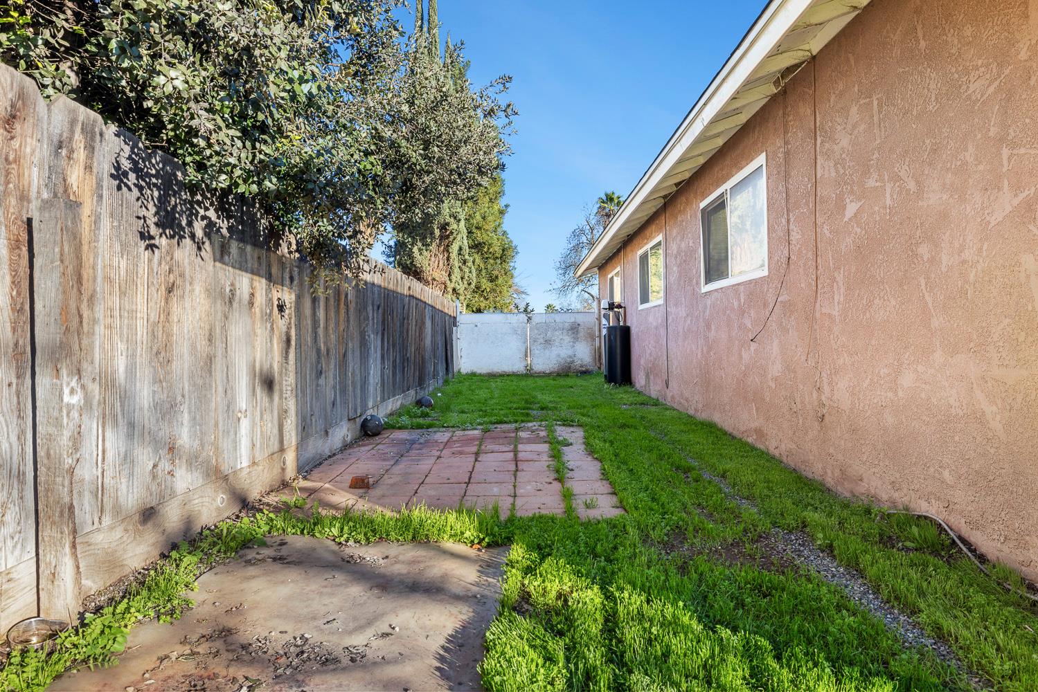 1404 Tulare St, Madera, CA 93638