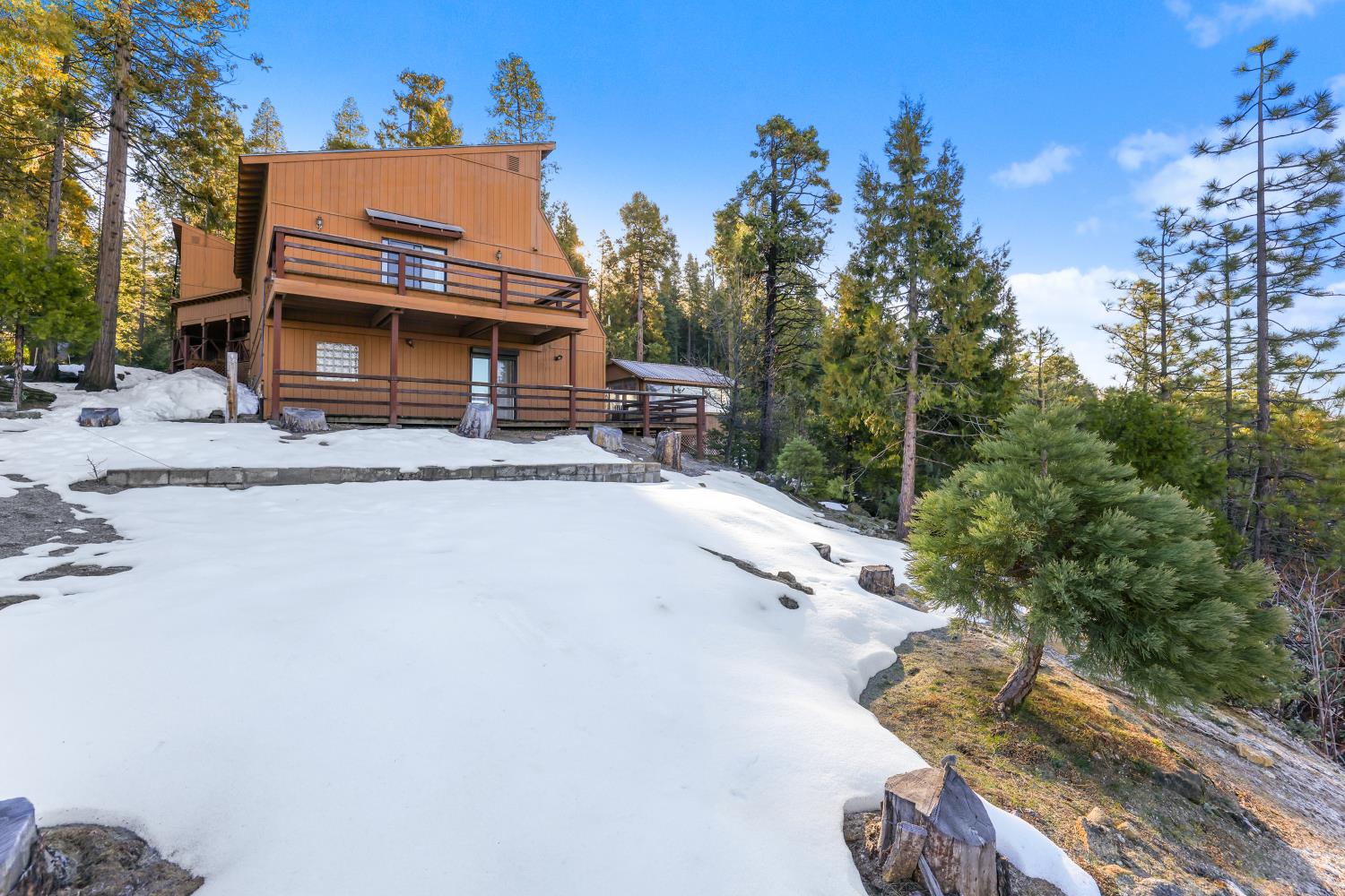 38443 Red Leaf Ln, Shaver Lake, CA 93664