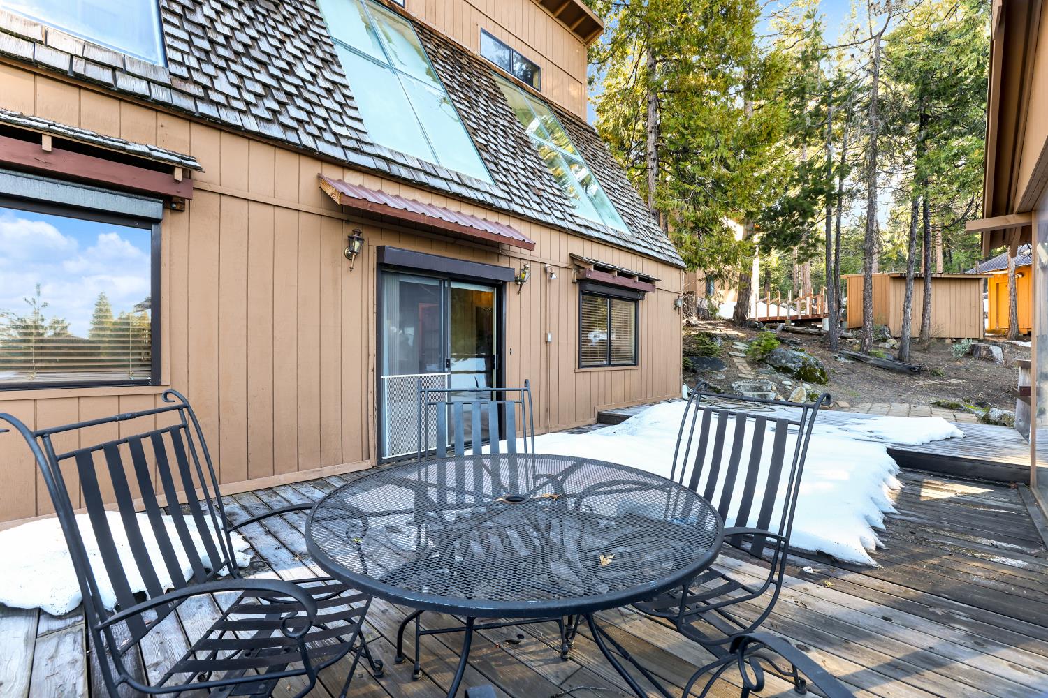 38443 Red Leaf Ln, Shaver Lake, CA 93664