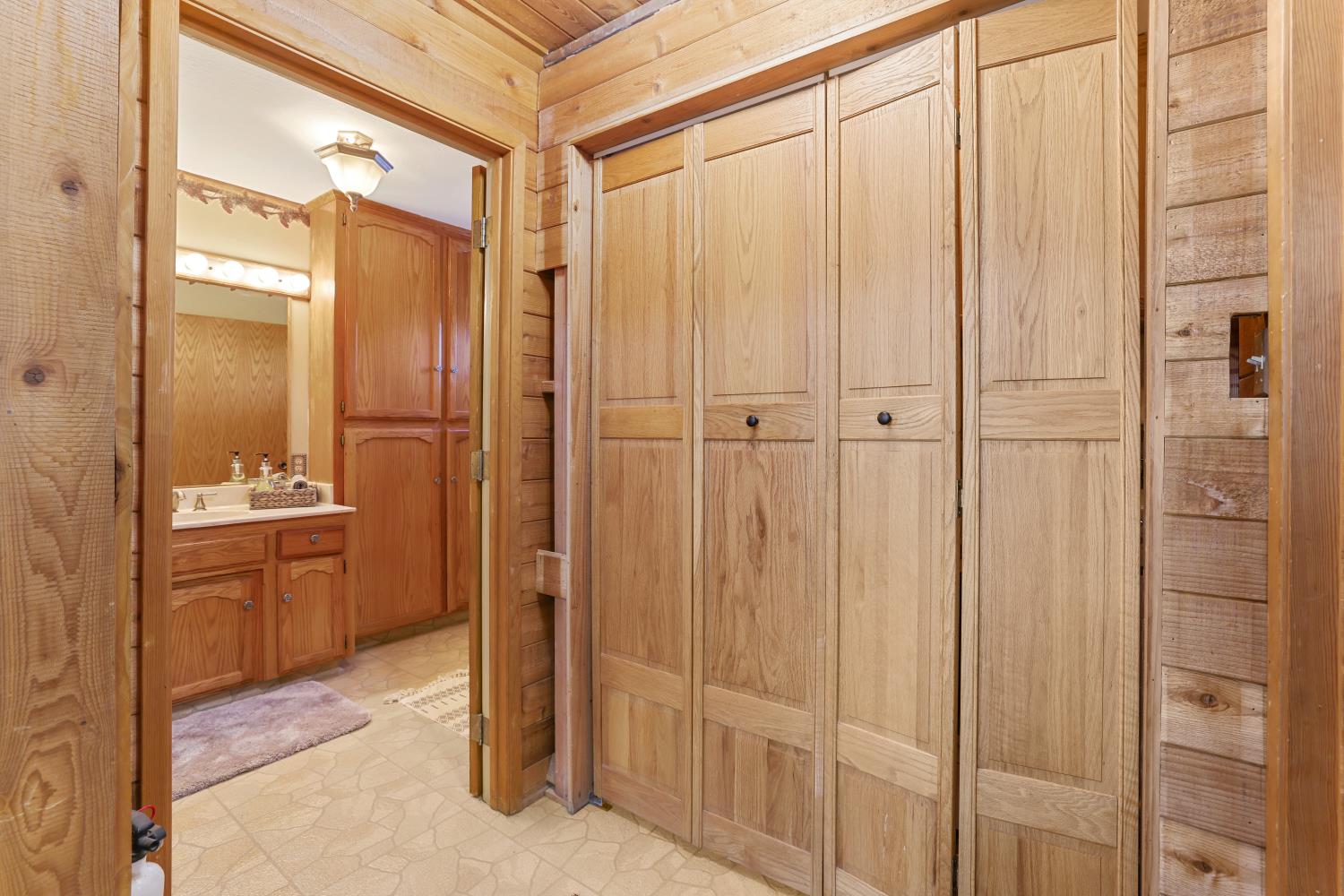 38443 Red Leaf Ln, Shaver Lake, CA 93664