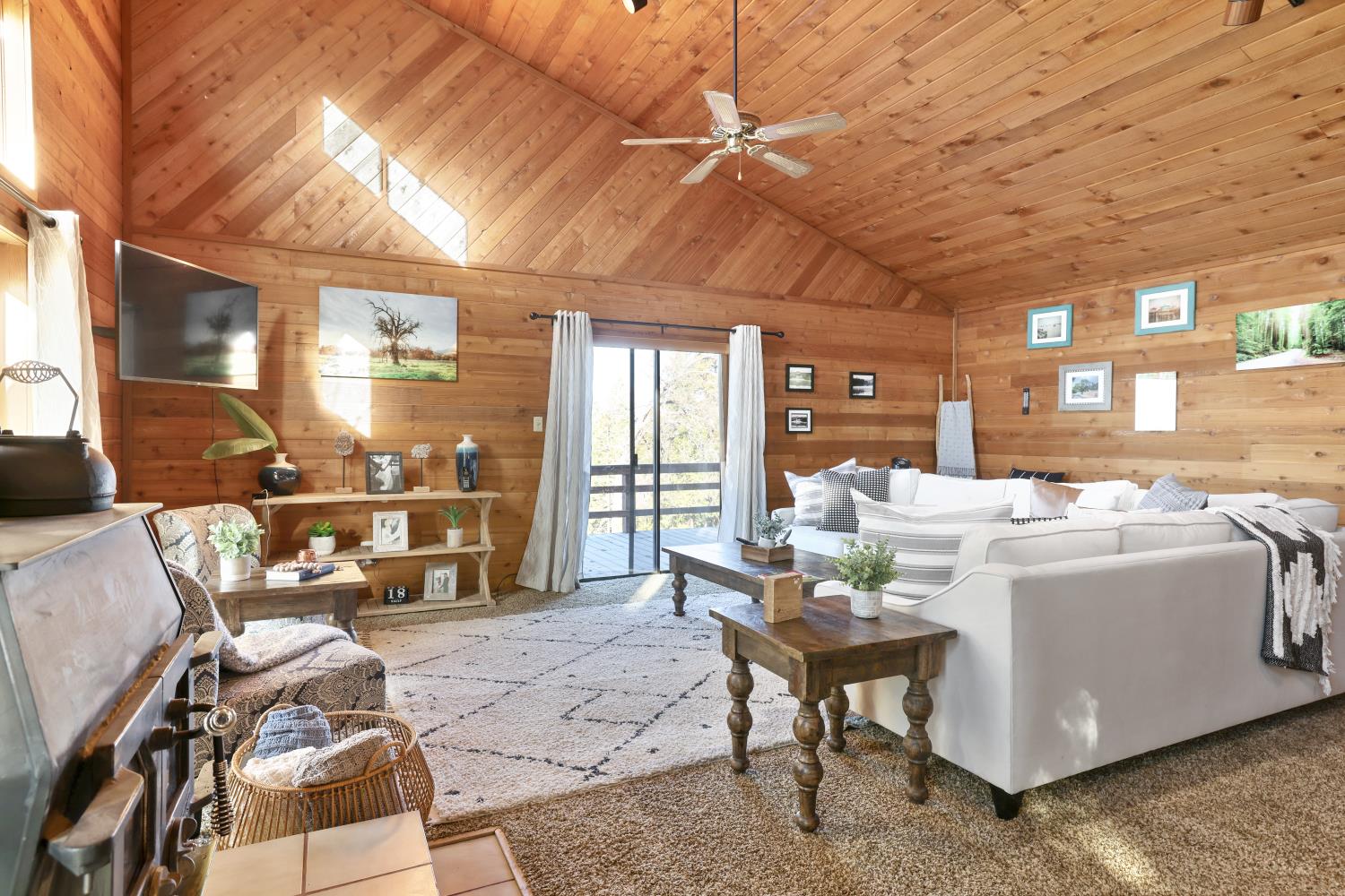 38443 Red Leaf Ln, Shaver Lake, CA 93664