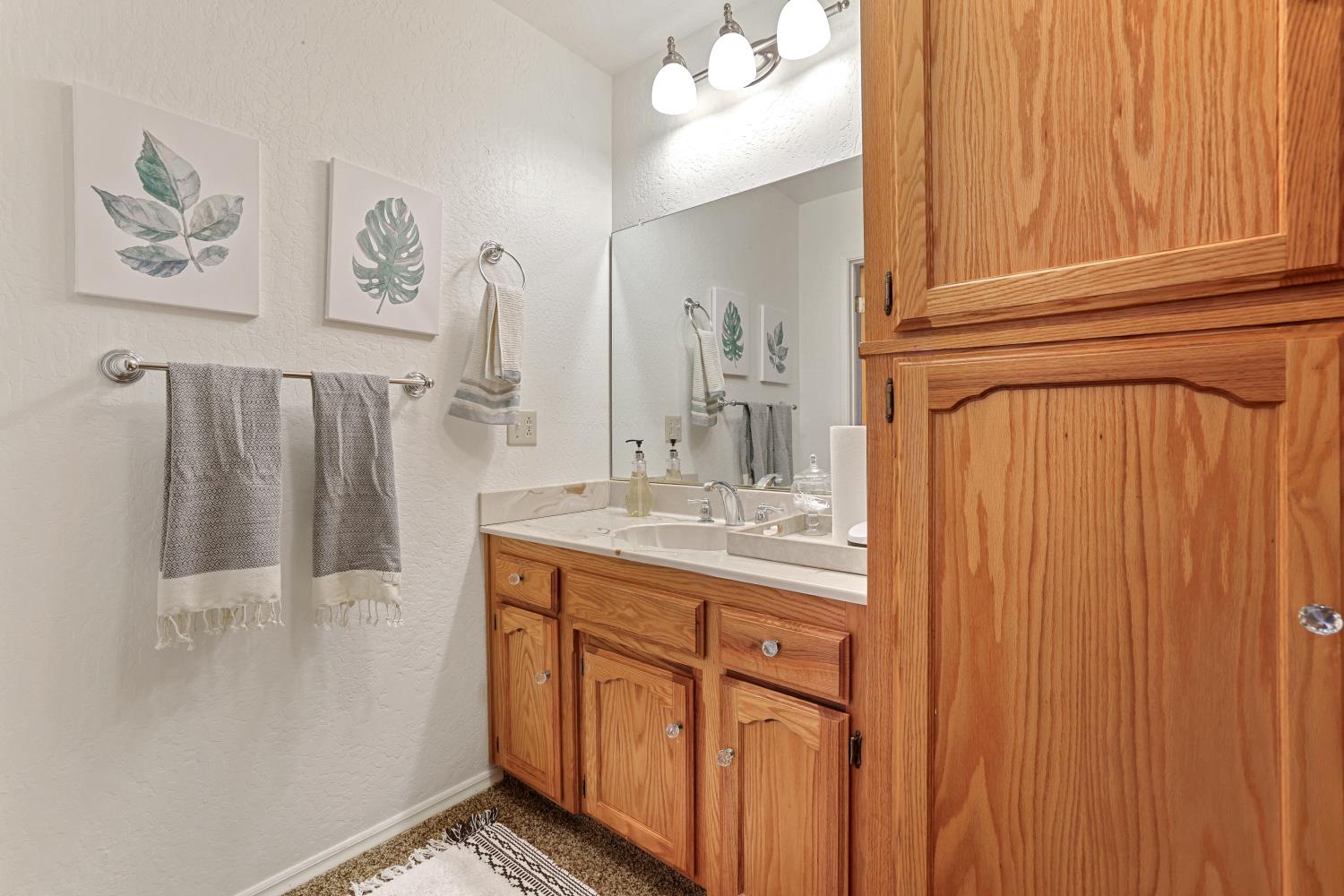 38443 Red Leaf Ln, Shaver Lake, CA 93664