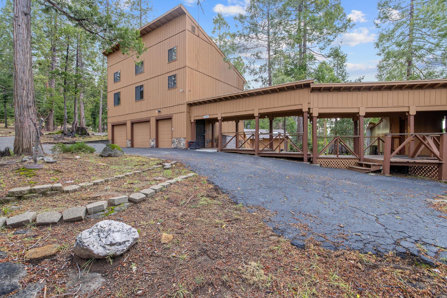 38443 Red Leaf Ln, Shaver Lake, CA 93664