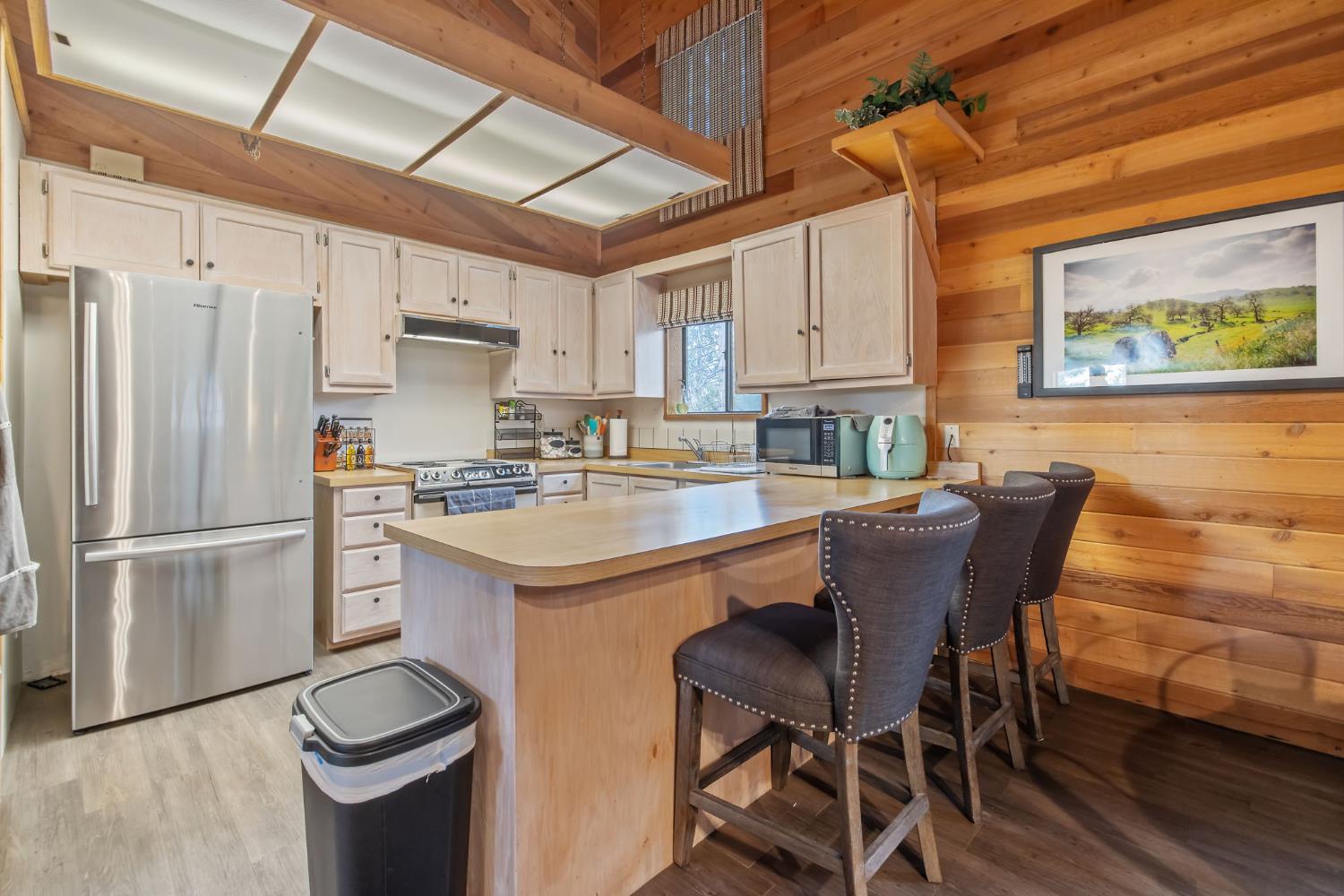 38443 Red Leaf Ln, Shaver Lake, CA 93664