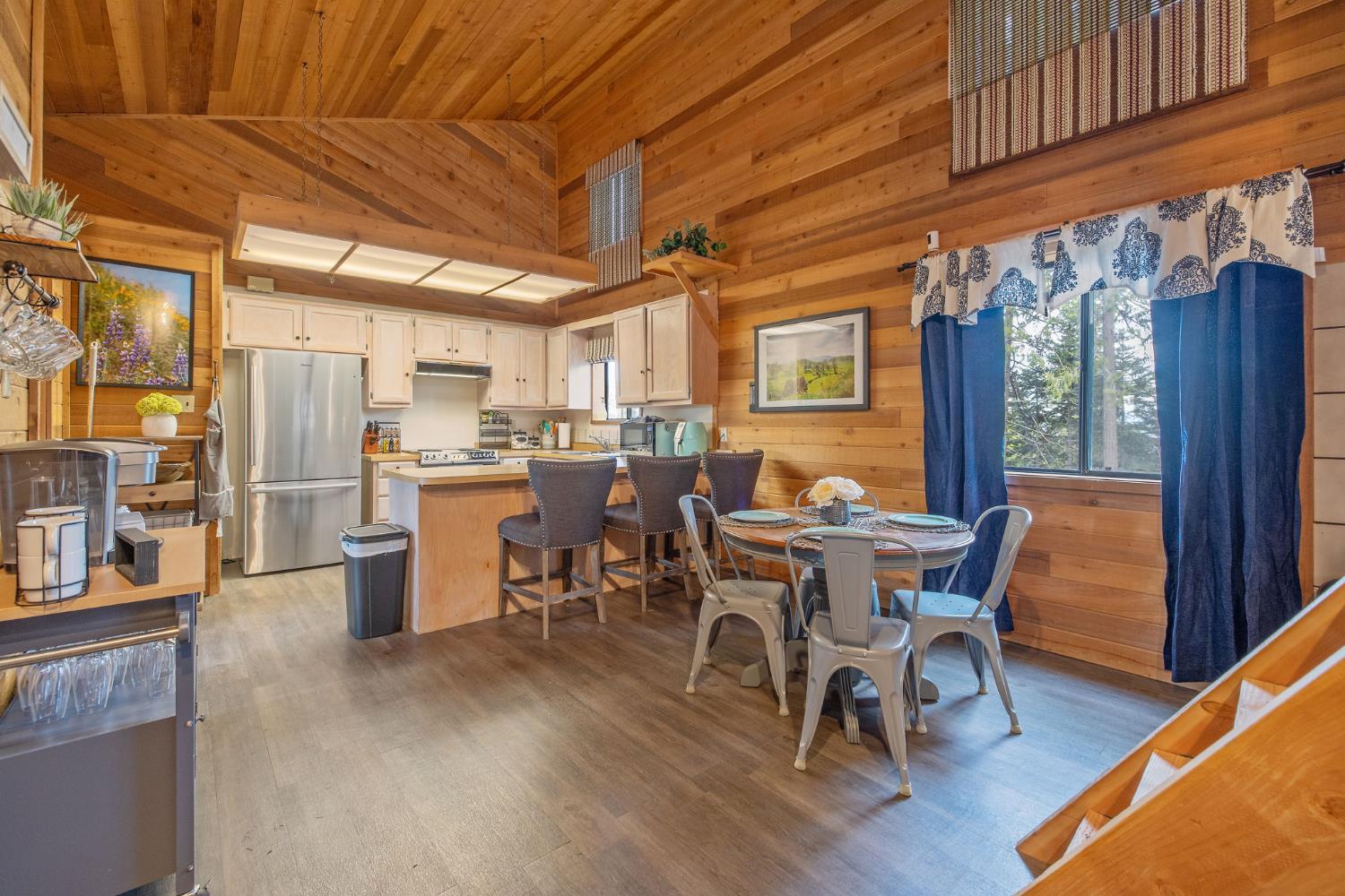 38443 Red Leaf Ln, Shaver Lake, CA 93664