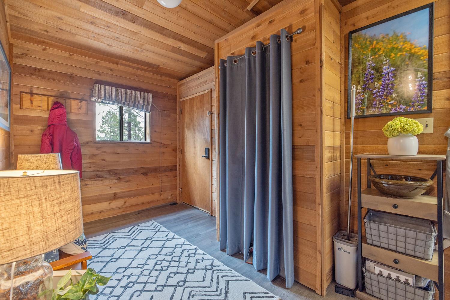 38443 Red Leaf Ln, Shaver Lake, CA 93664